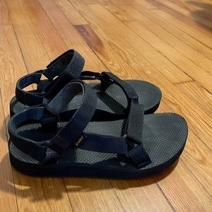 Women’s teva midform